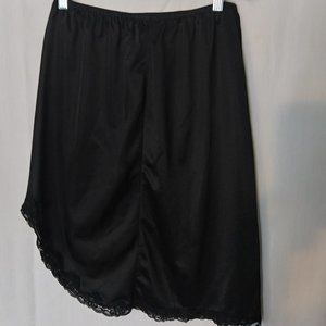 Vintage Berkliff Size Large black half slip